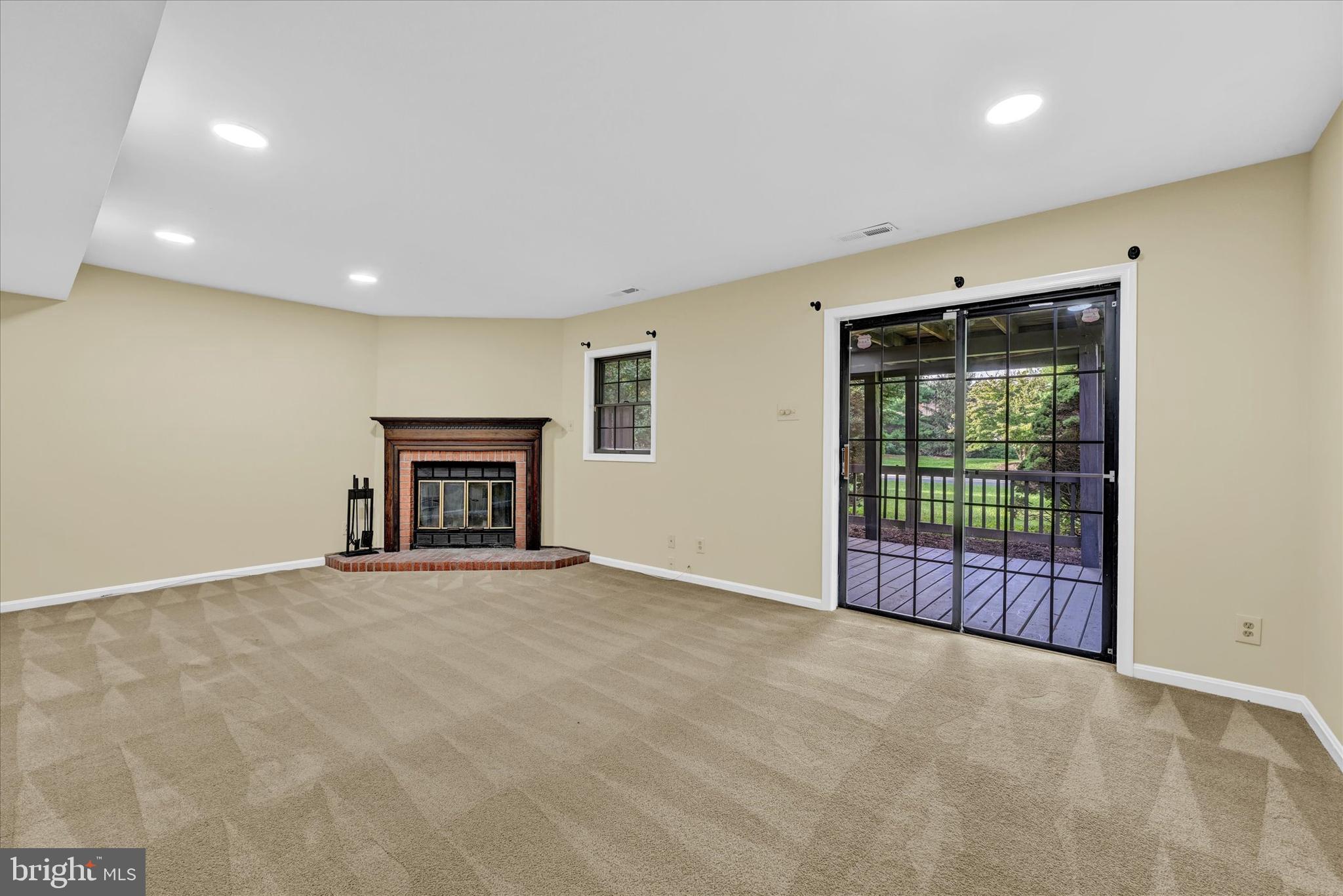 COPPERFIELD AT FIVE FRM - Residential Lease