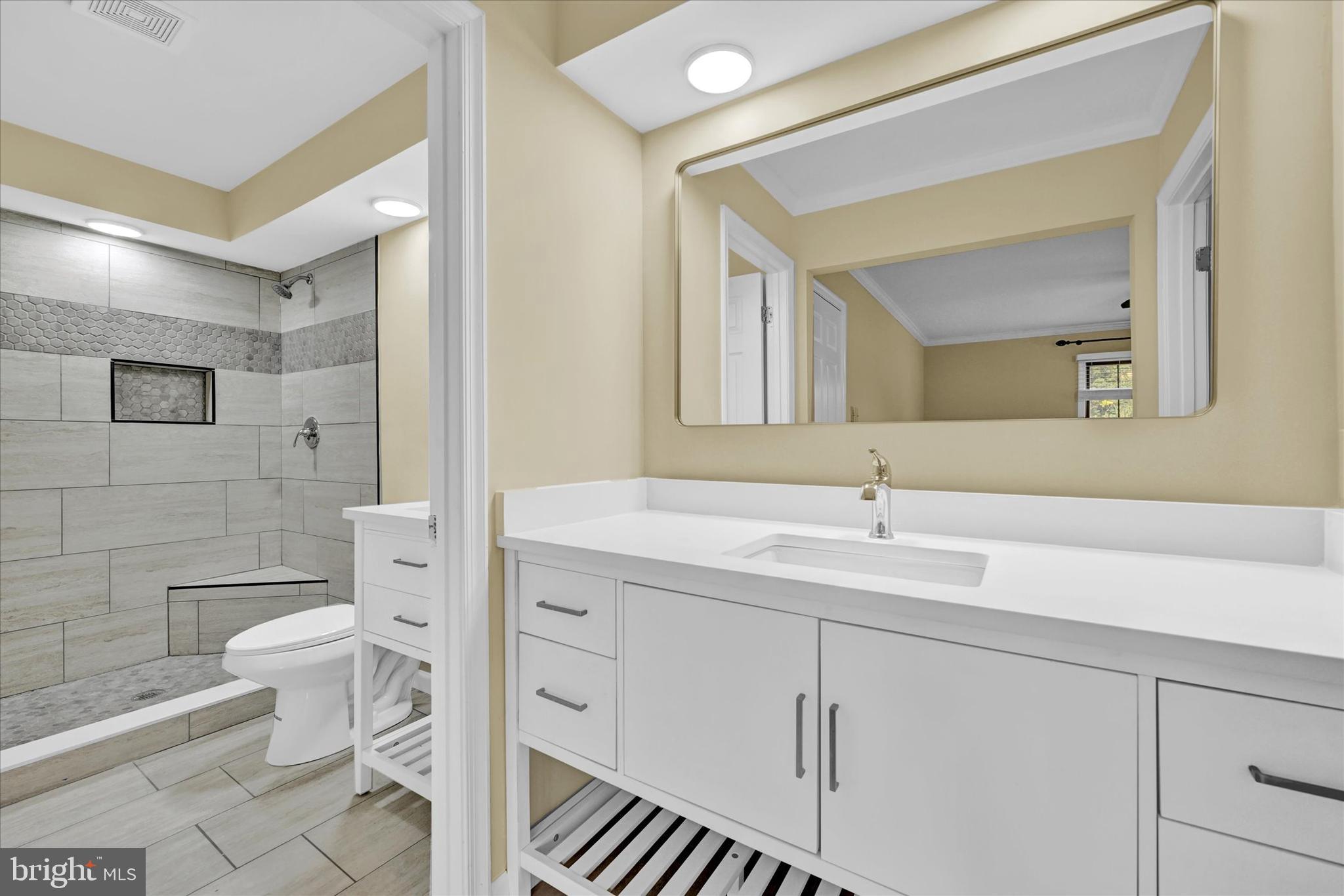 COPPERFIELD AT FIVE FRM - Residential Lease