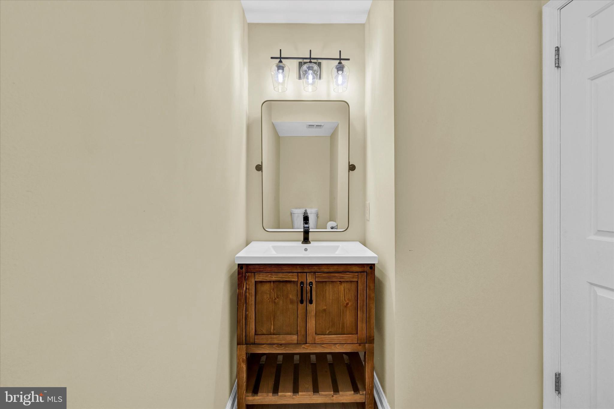 COPPERFIELD AT FIVE FRM - Residential Lease