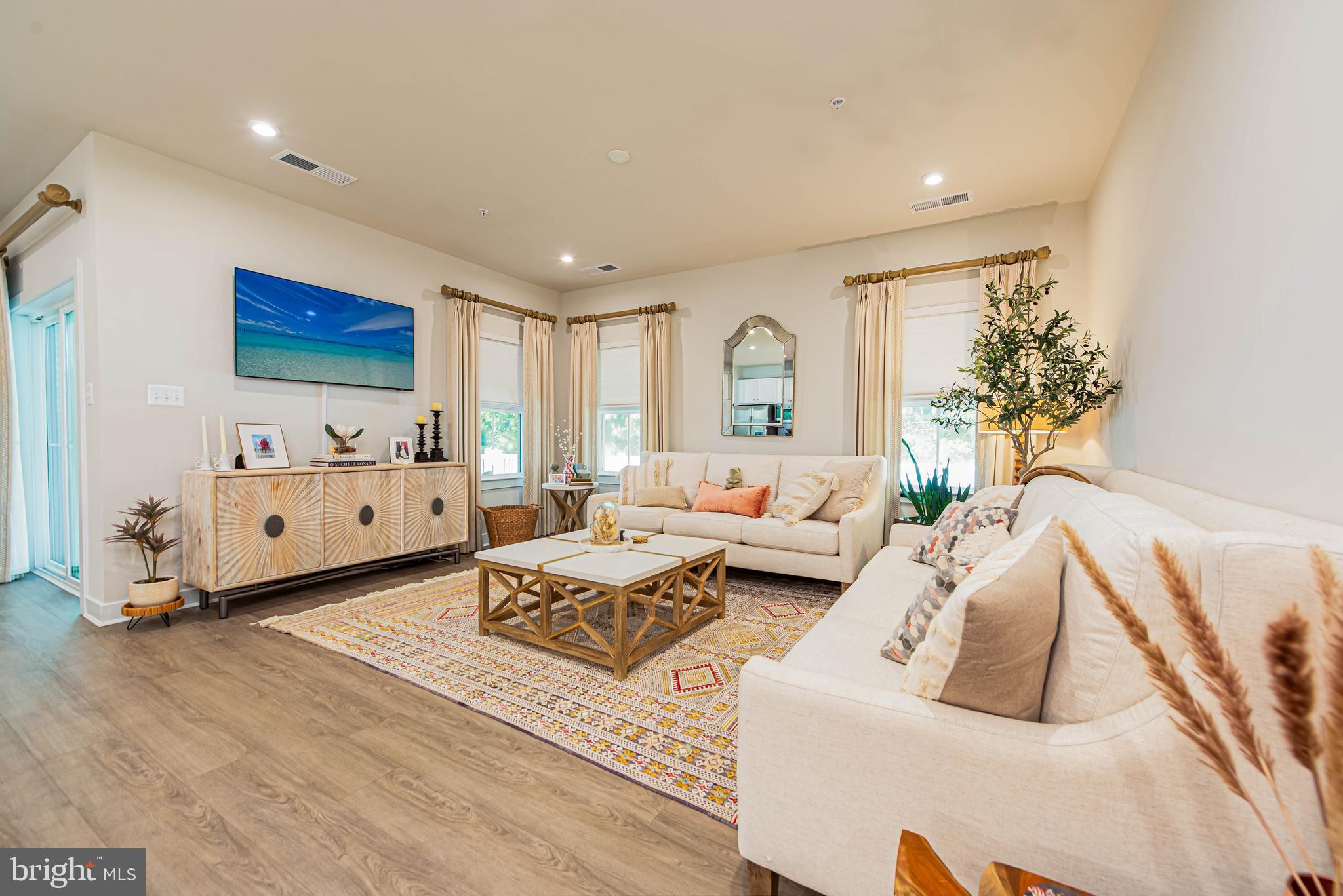 BAYSIDE - Residential