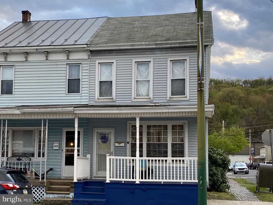 Attached home in St. Clair Borough on corner lot. Three bedrooms and one full bath, oil heat, and fenced in back yard. Property is located in a flood zone.  Great starter home and low taxes!