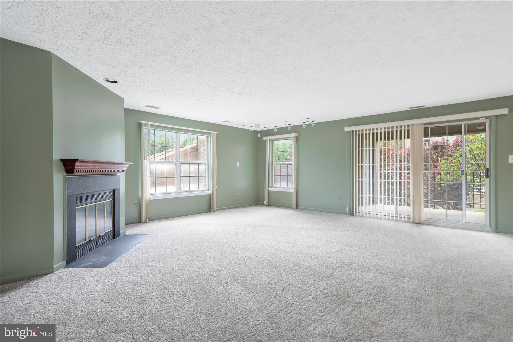 2201 WOODBOX LANE B 2201B