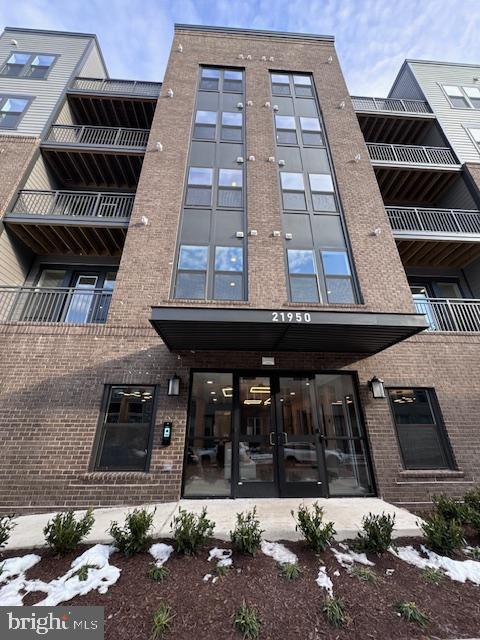 WAXPOOL CROSSING - Residential Lease