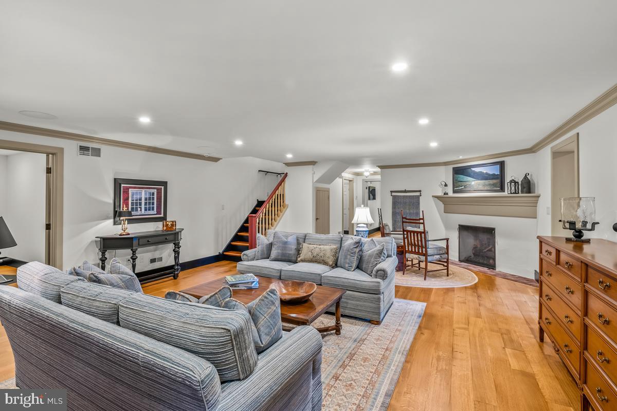 OLDEBULLTOWNVILLAGE - Residential