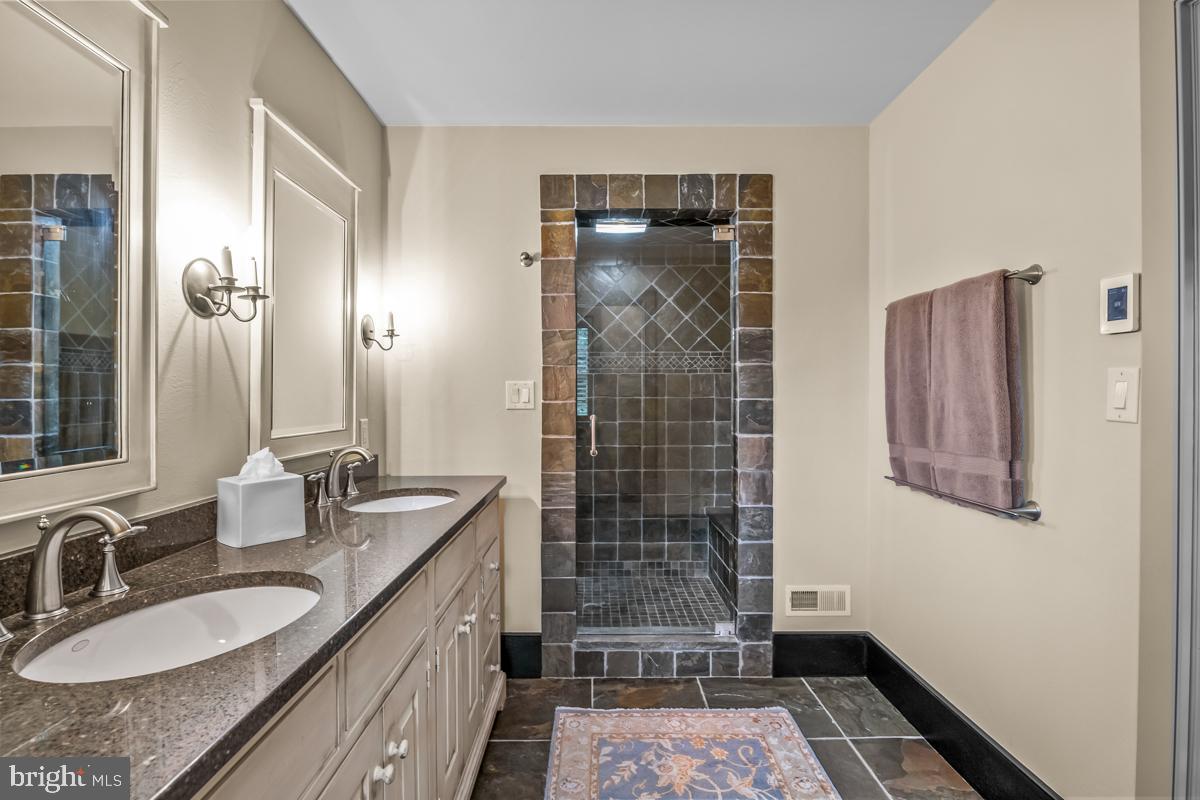 OLDEBULLTOWNVILLAGE - Residential