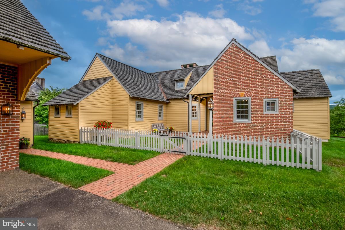 OLDEBULLTOWNVILLAGE - Residential