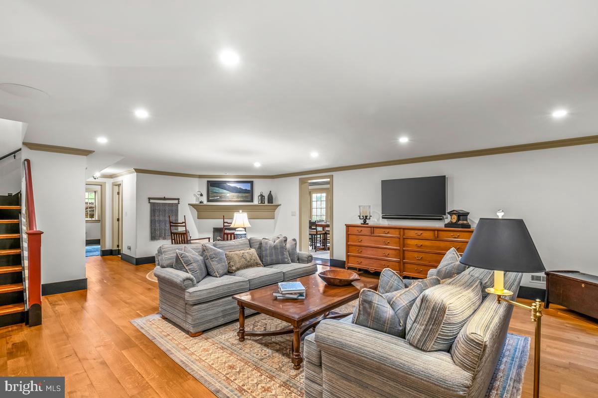 OLDEBULLTOWNVILLAGE - Residential