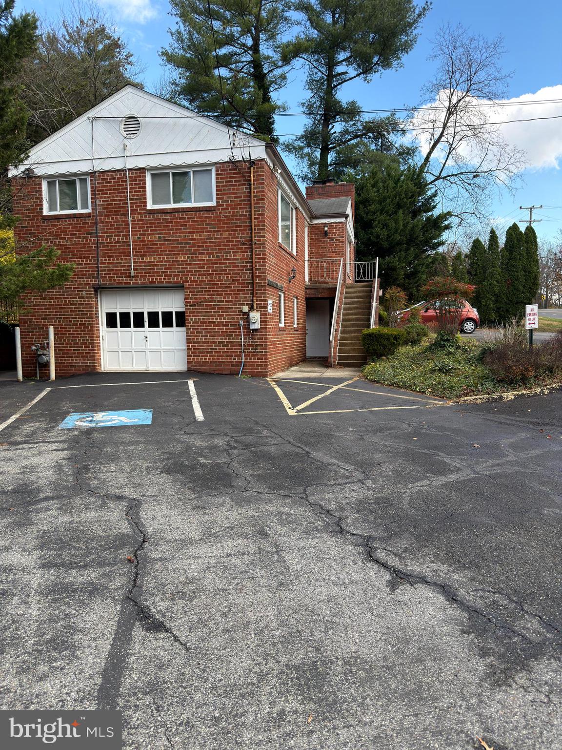 ROSEMARY HILLS - Commercial Lease