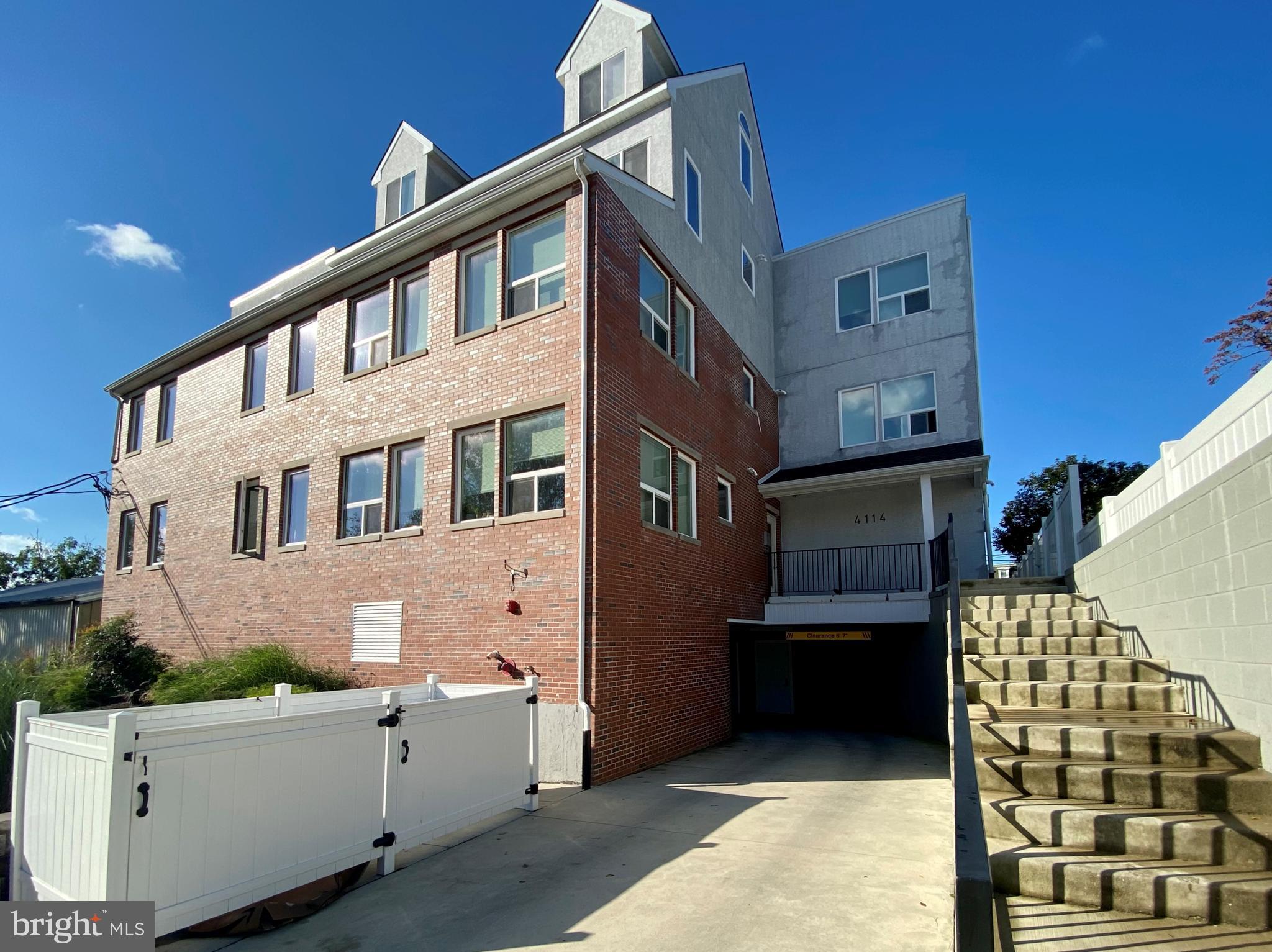 ROXBOROUGH - Residential Lease