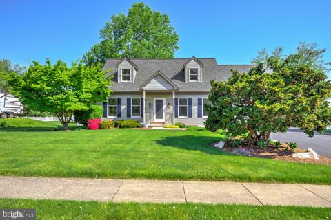 Homes For Sale - 706 Rosemont Drive<br/> LITITZ, PA 17543