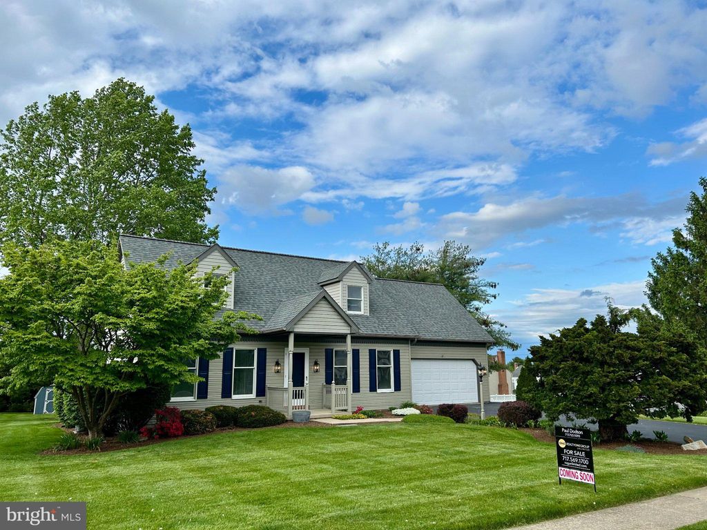 Photo of 706 Rosemont Drive, LITITZ, PA 17543 (MLS # PALA2087360)