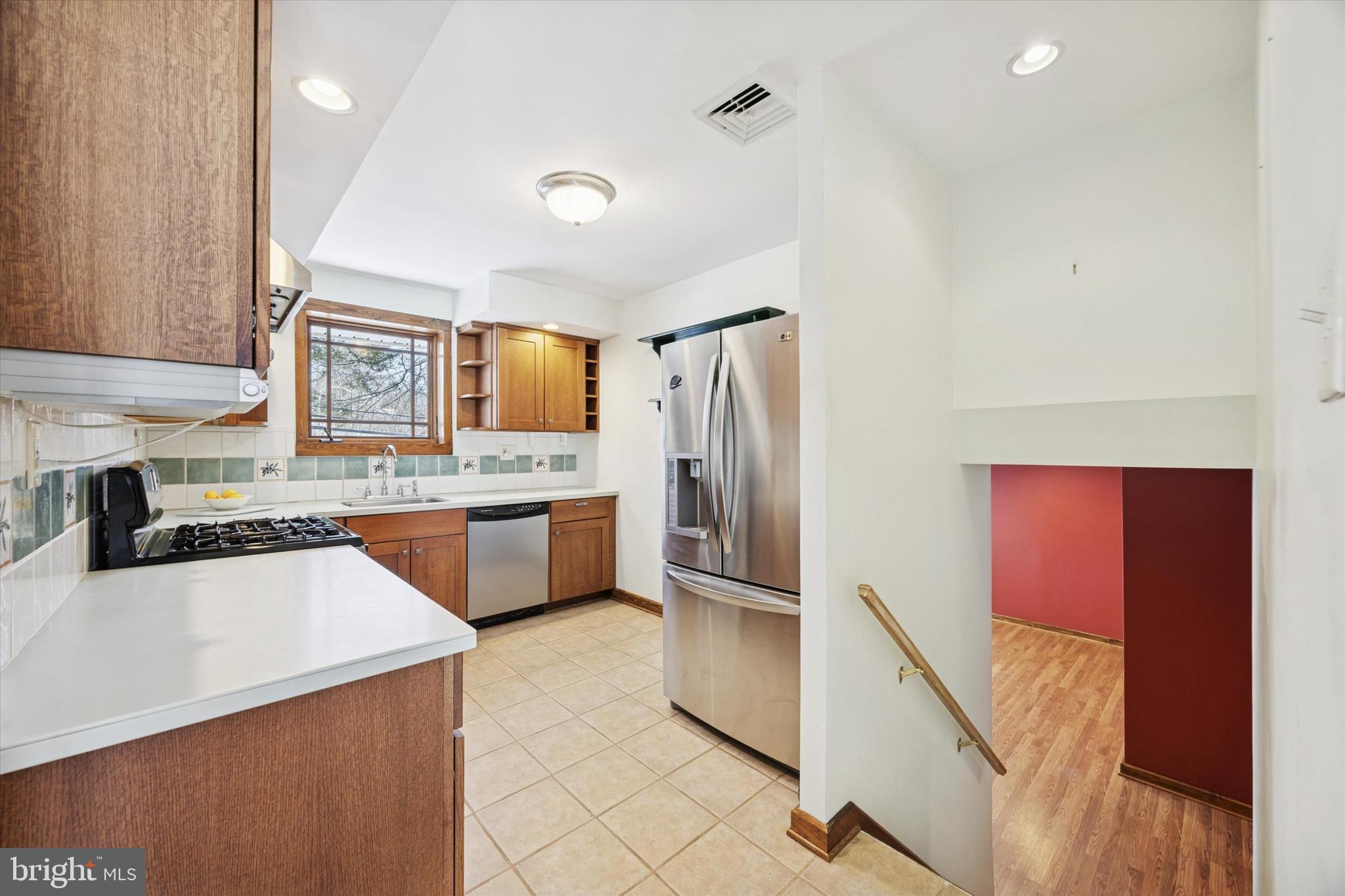 GLADSTONE MANOR - Residential