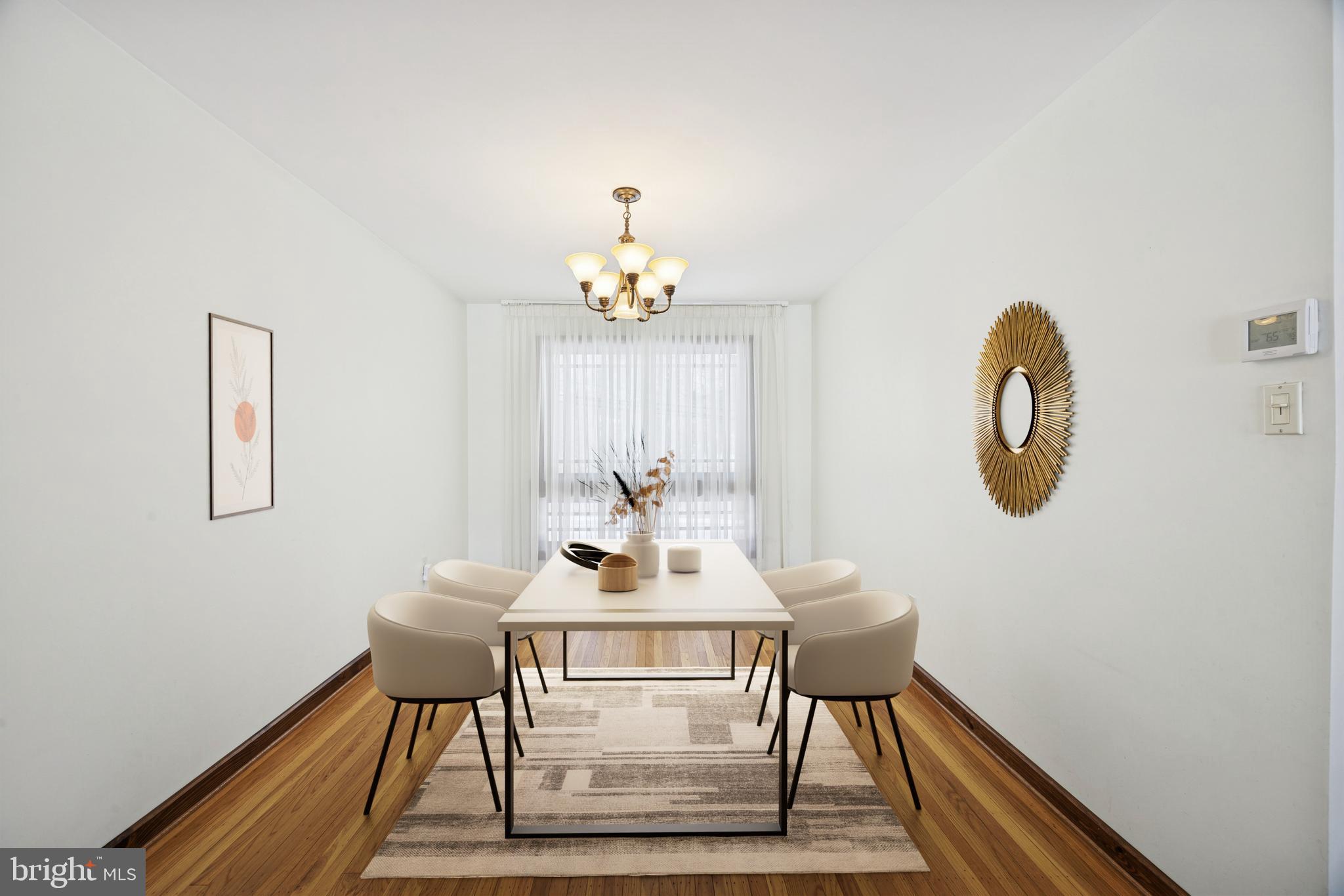 GLADSTONE MANOR - Residential