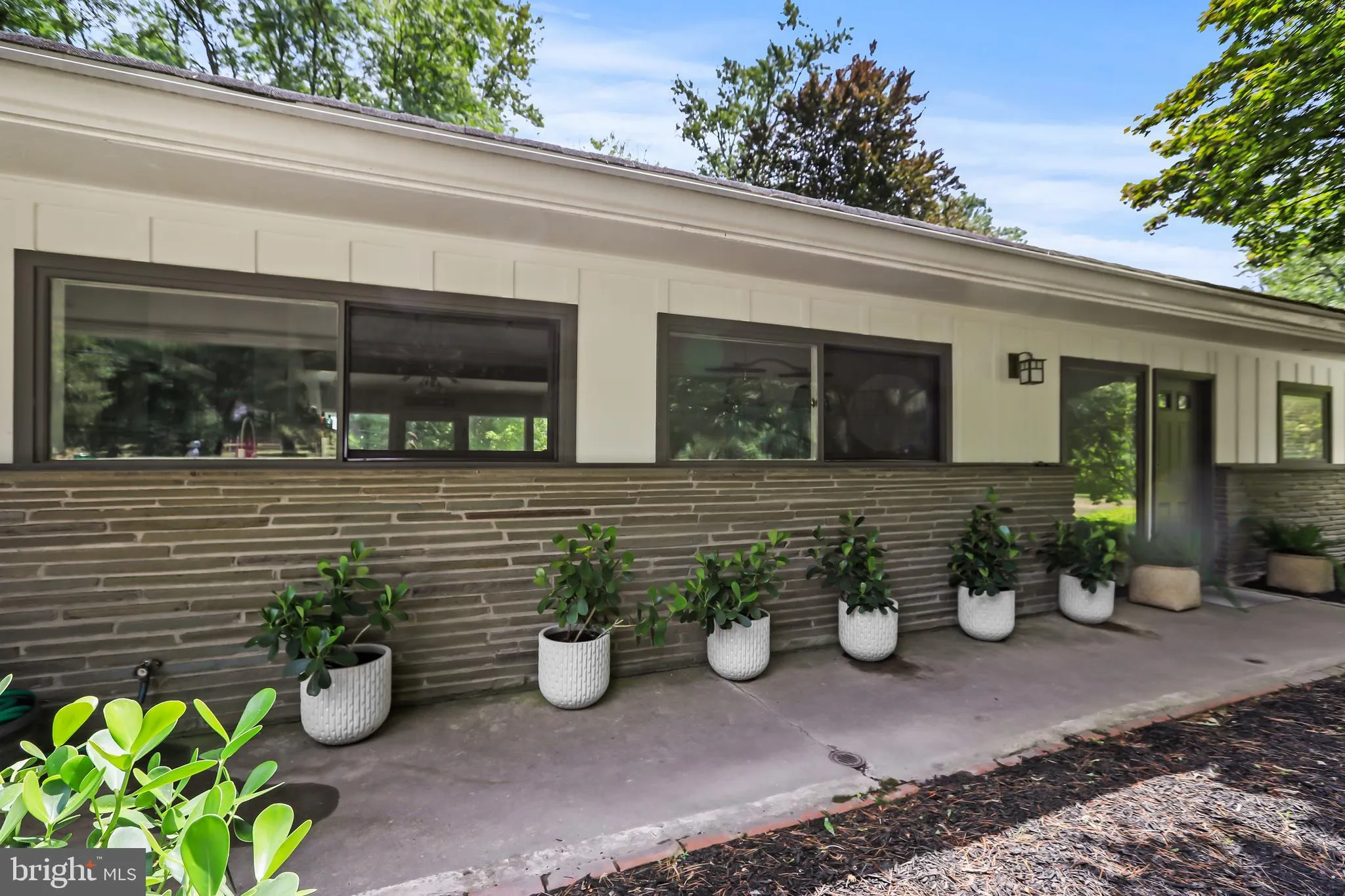 Princeton, New Jersey 08540, United States, 4 Bedrooms Bedrooms, ,2 BathroomsBathrooms,Residential,Active,128990