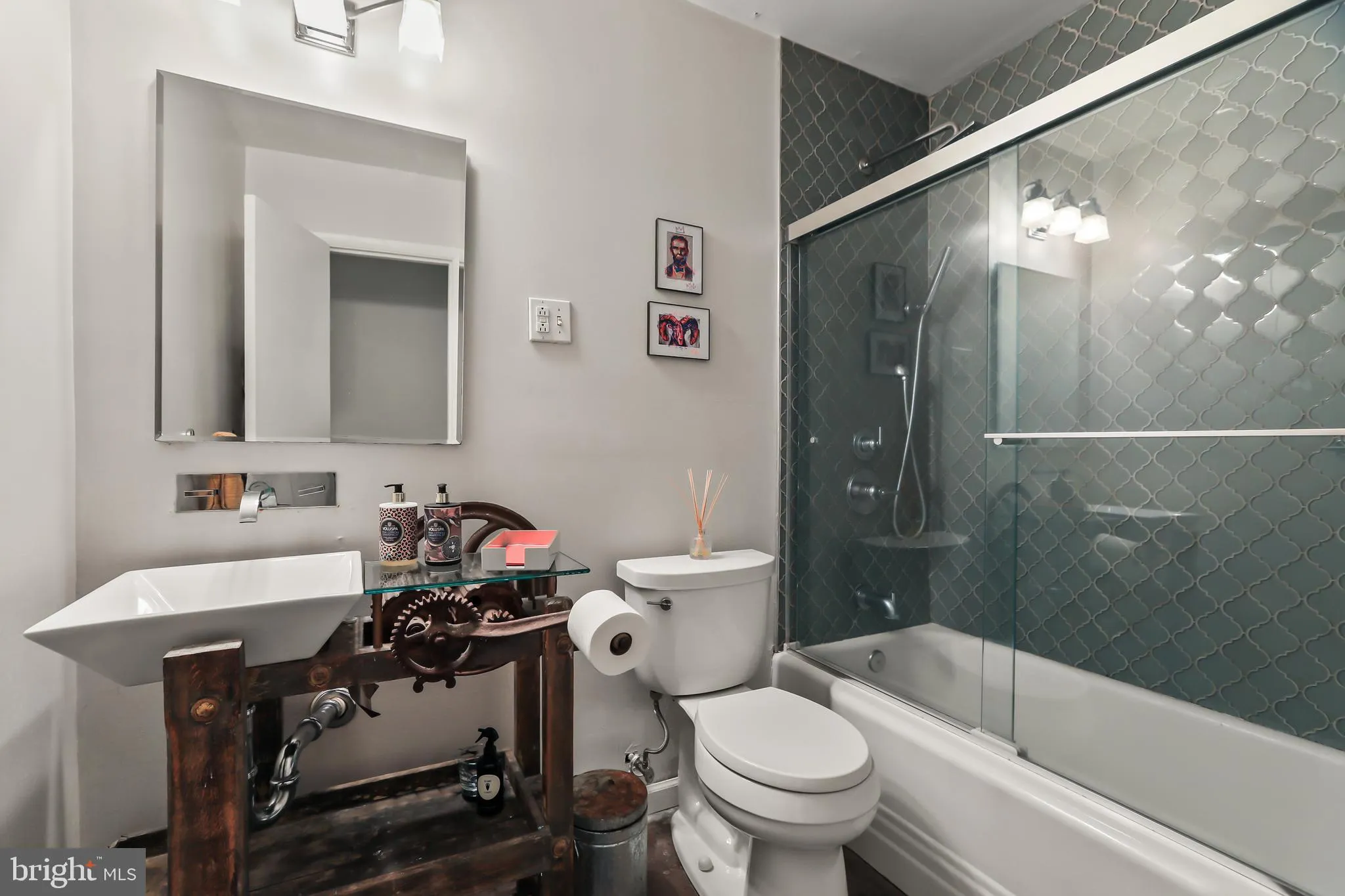 Princeton, New Jersey 08540, United States, 4 Bedrooms Bedrooms, ,2 BathroomsBathrooms,Residential,Active,128990