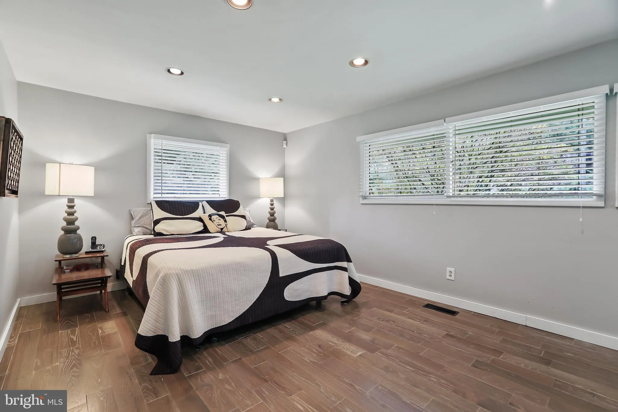 Princeton, New Jersey 08540, United States, 4 Bedrooms Bedrooms, ,2 BathroomsBathrooms,Residential,Active,128990