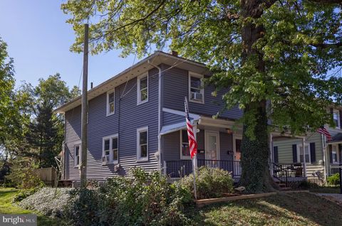 Photo of 121 Mill Street, MANHEIM, PA 17545 (MLS # PALA2077456)