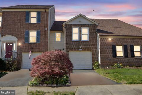 Townhouse For Sale - 6543 Tartan Vista Drive<br/> ALEXANDRIA, VA 22312