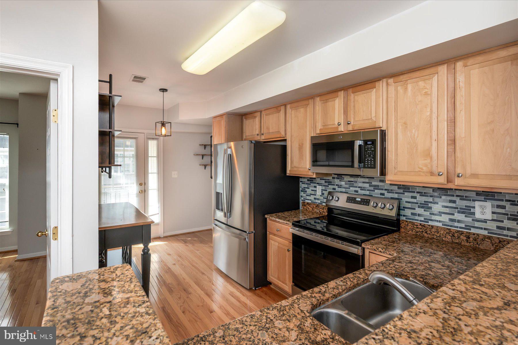 THE HIDEAWAY AT OLD ADMIRAL - Residential Lease