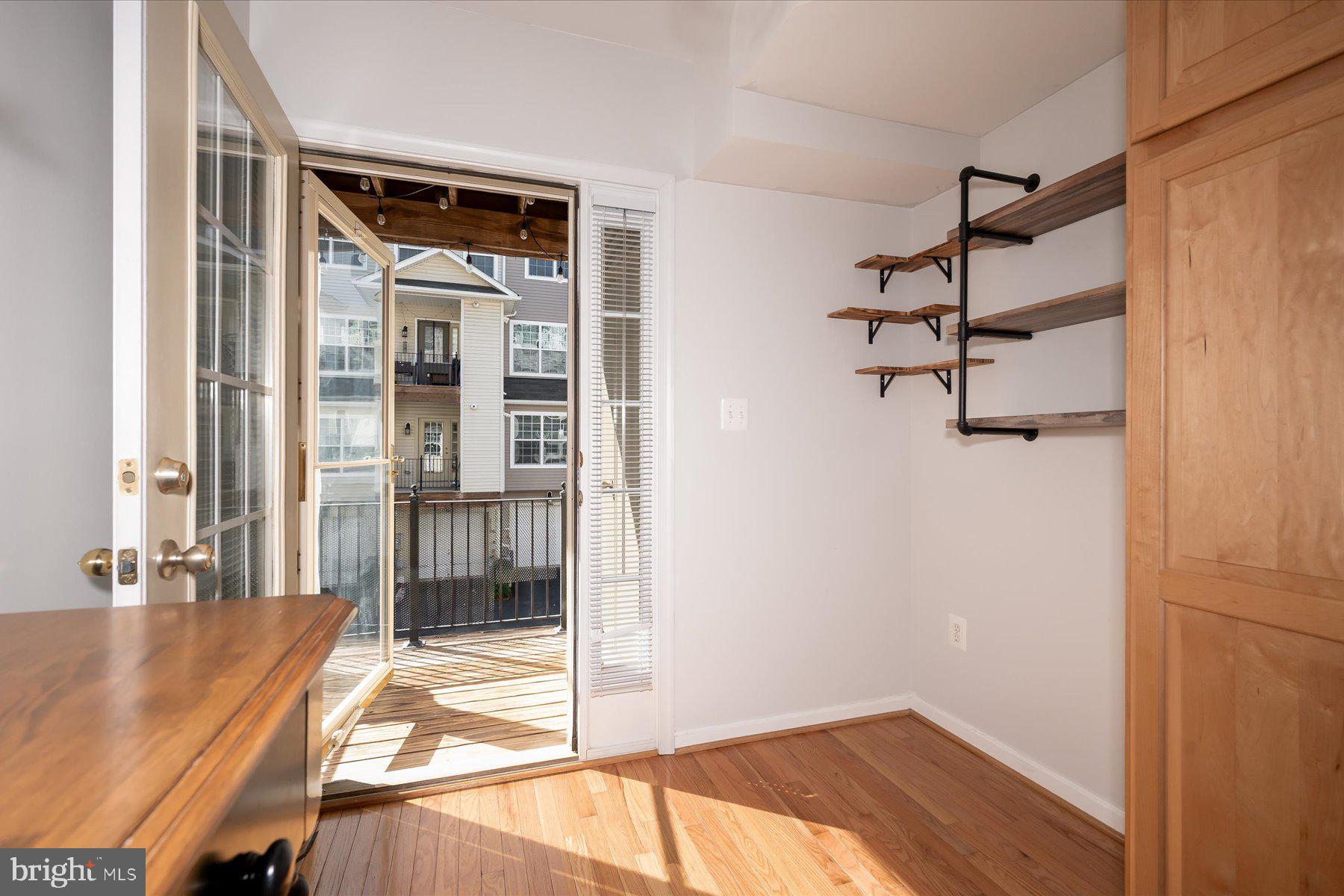 THE HIDEAWAY AT OLD ADMIRAL - Residential Lease