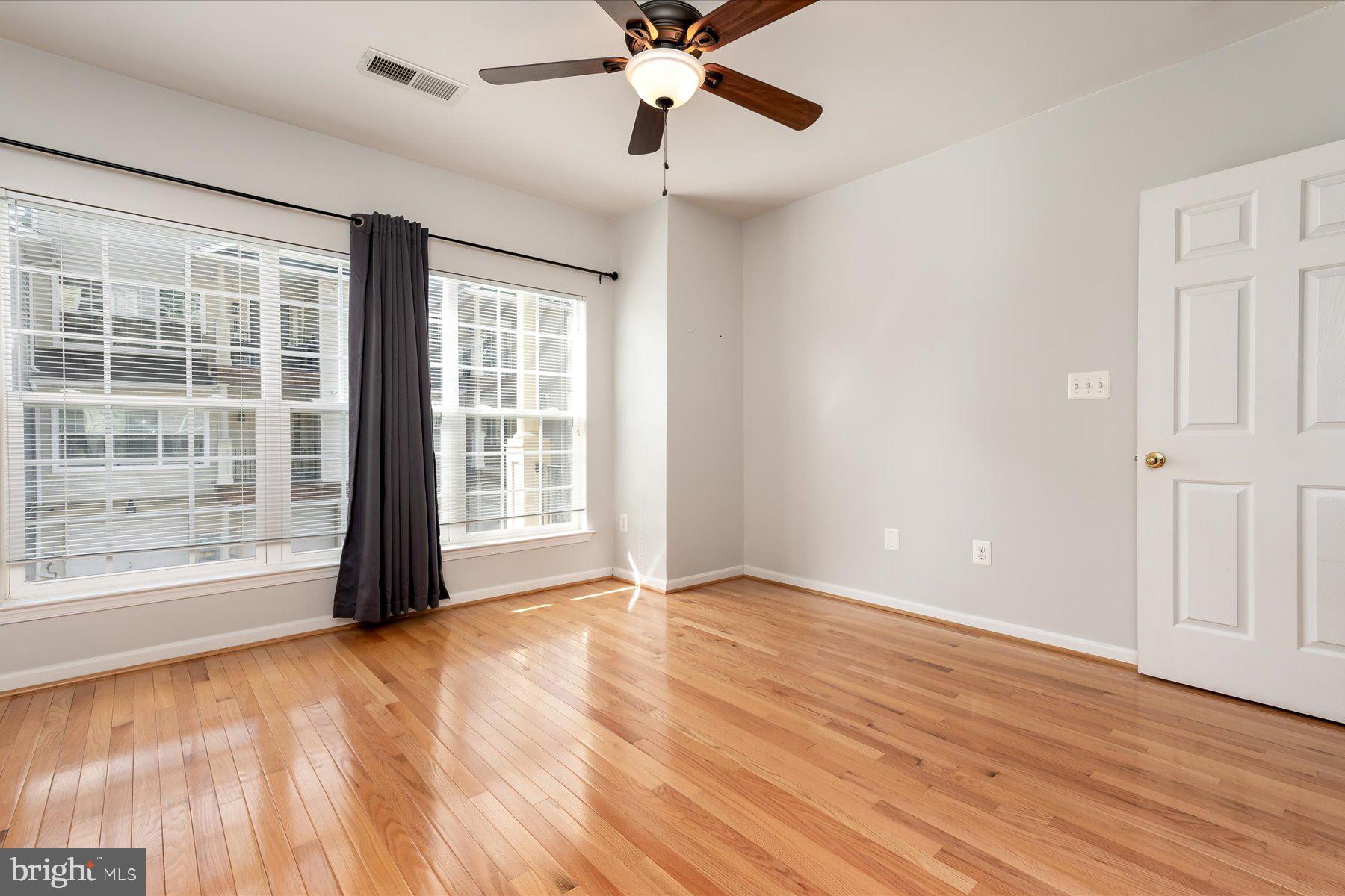 THE HIDEAWAY AT OLD ADMIRAL - Residential Lease