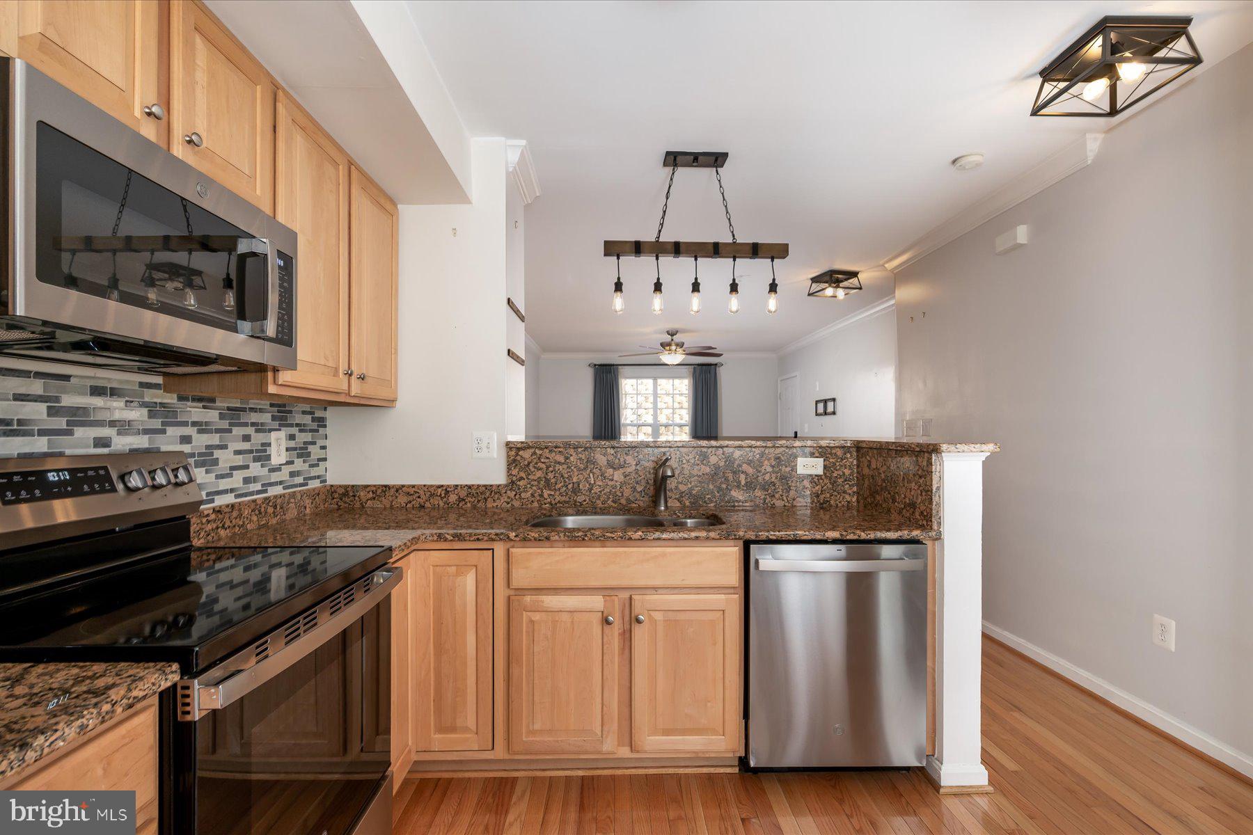 THE HIDEAWAY AT OLD ADMIRAL - Residential Lease