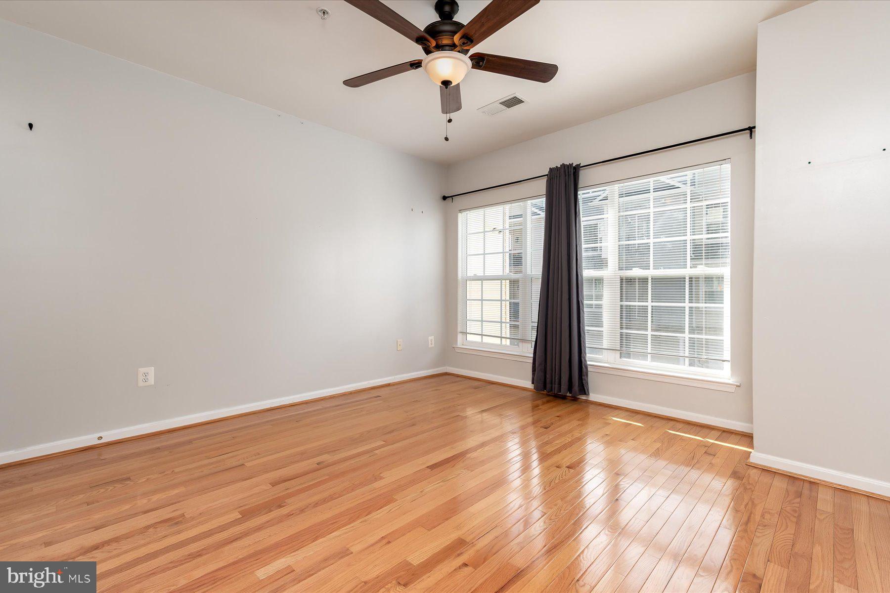 THE HIDEAWAY AT OLD ADMIRAL - Residential Lease