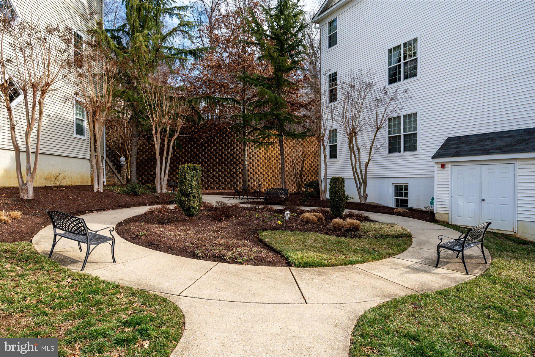 THE HIDEAWAY AT OLD ADMIRAL - Residential Lease