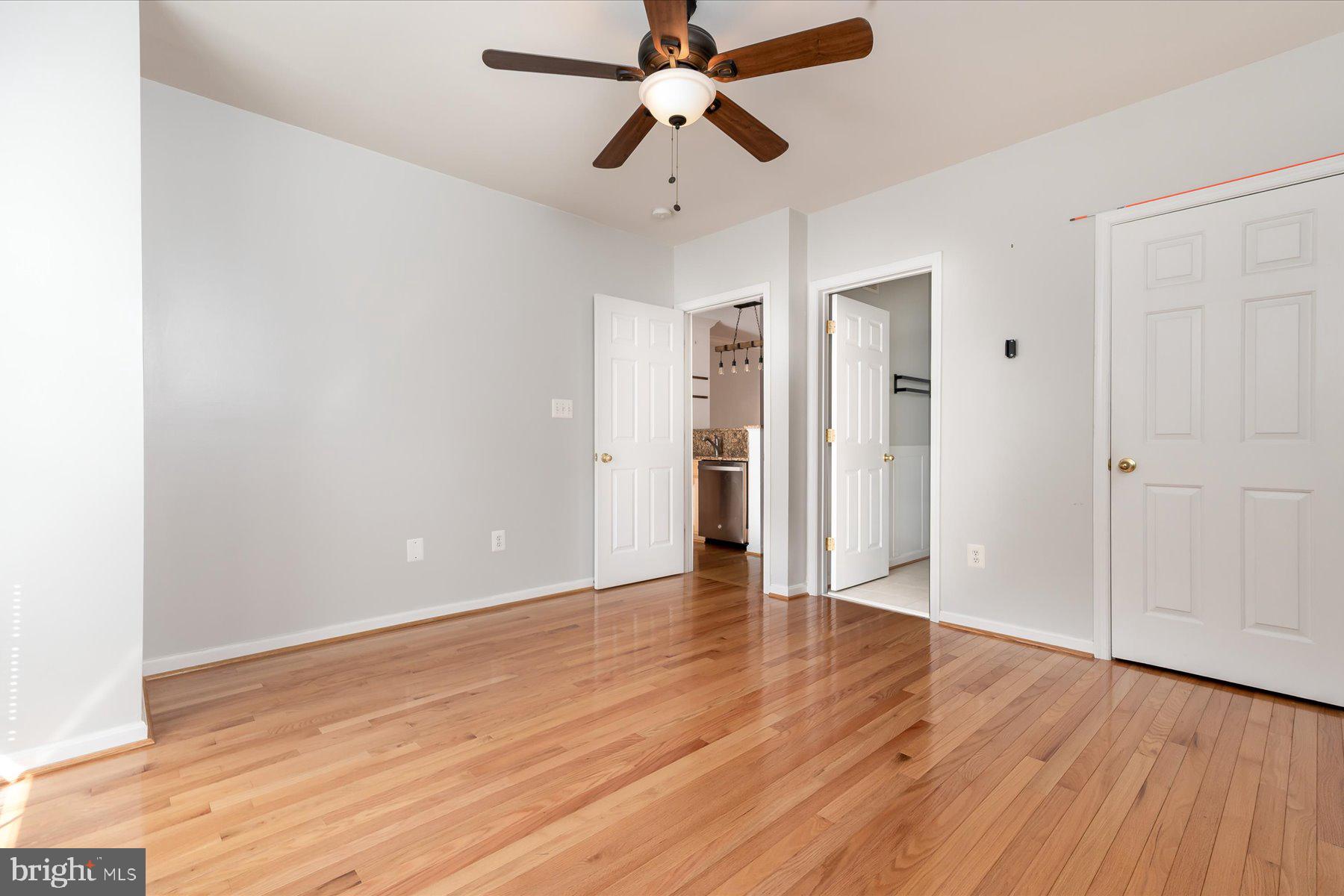 THE HIDEAWAY AT OLD ADMIRAL - Residential Lease