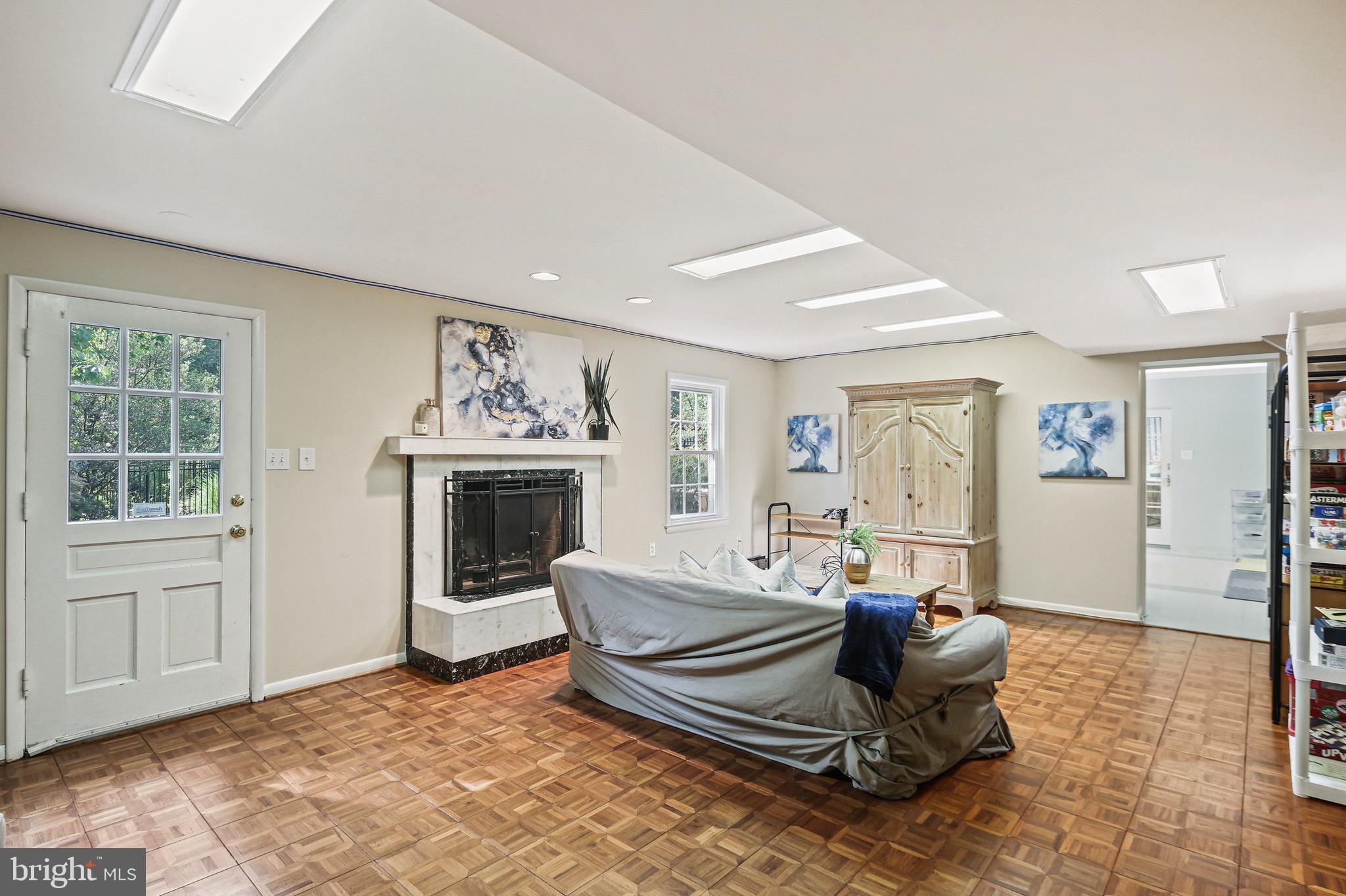 MCAULEY PARK - Residential