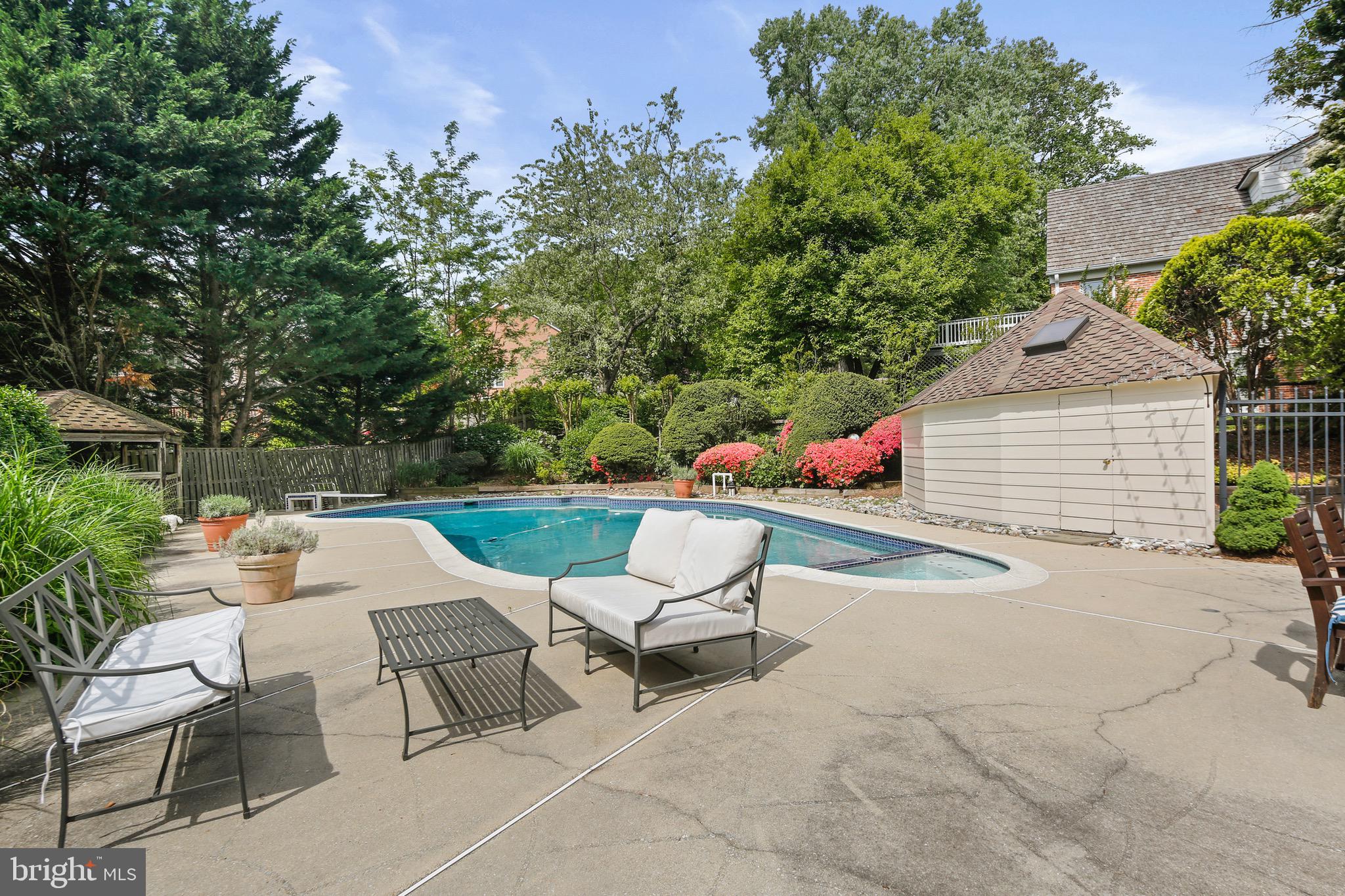 MCAULEY PARK - Residential