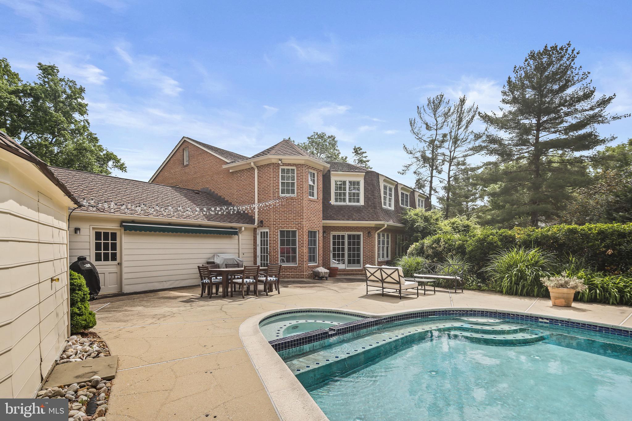 MCAULEY PARK - Residential