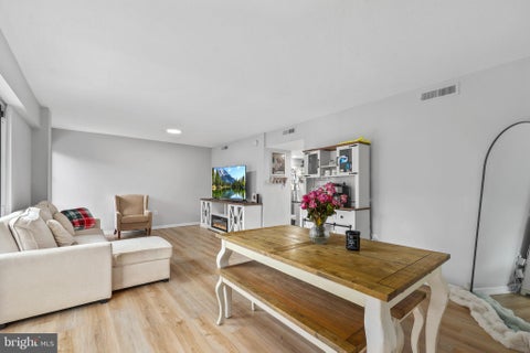Condo For Sale - 1300 Army Navy Drive #320<br/> ARLINGTON, VA 22202