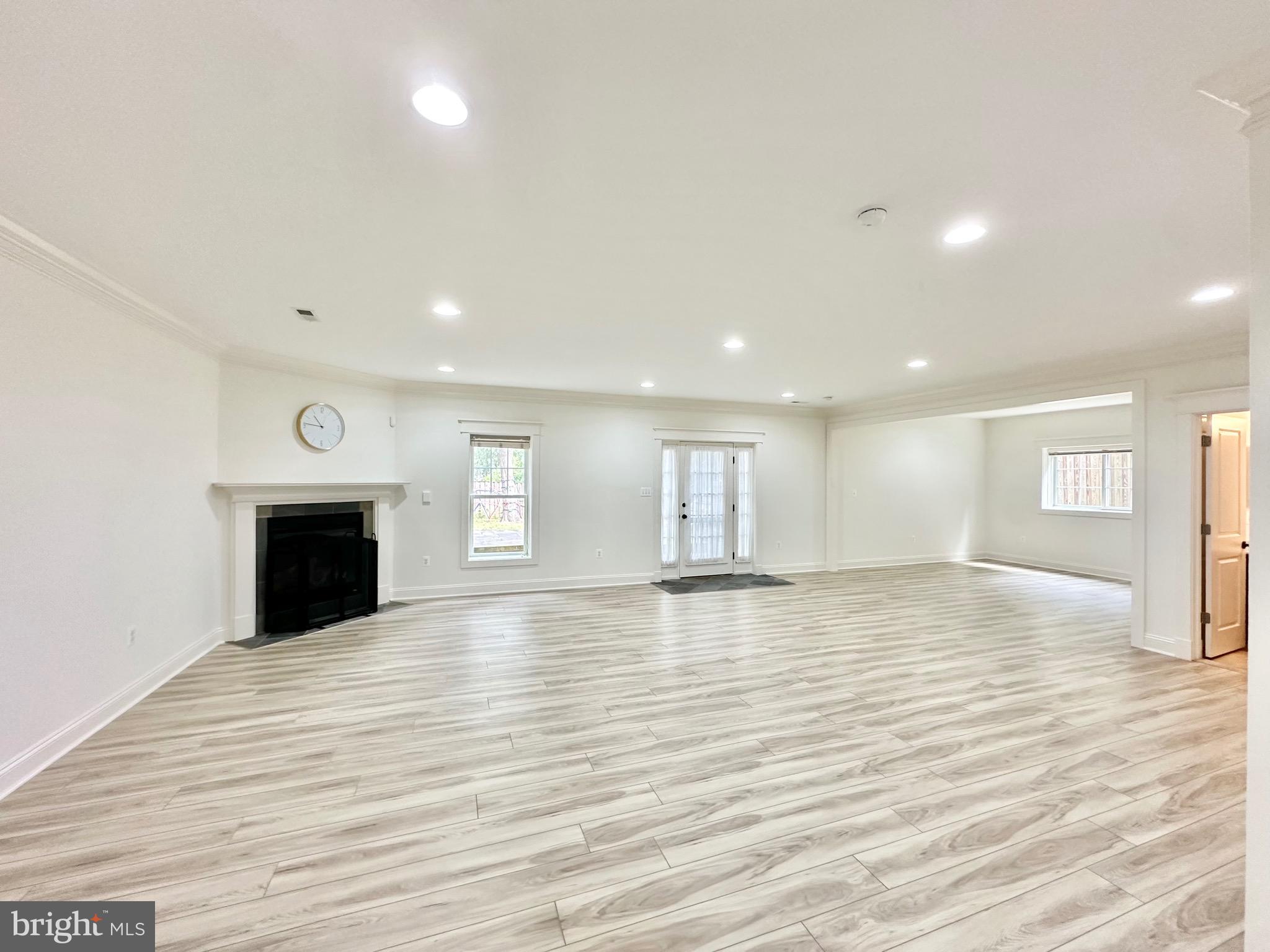 CHURCHILL - Residential Lease