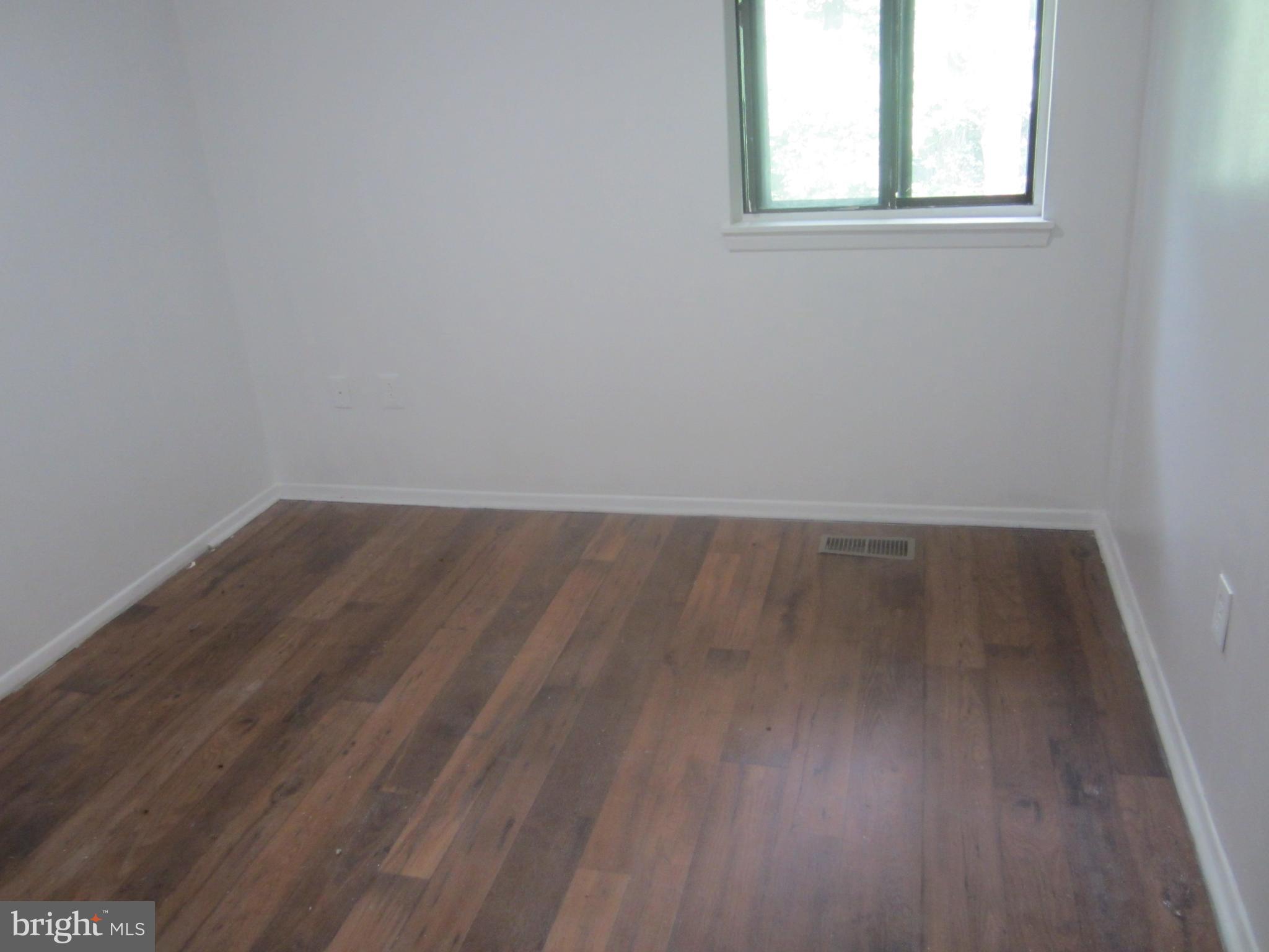 7453 HICKORY LOG CIRCLE