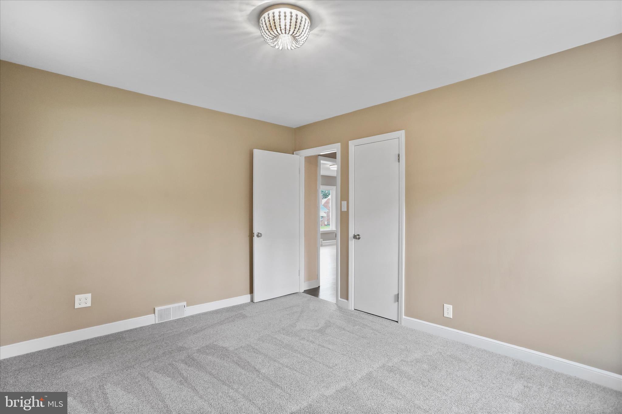 HAGERSTOWN - Residential