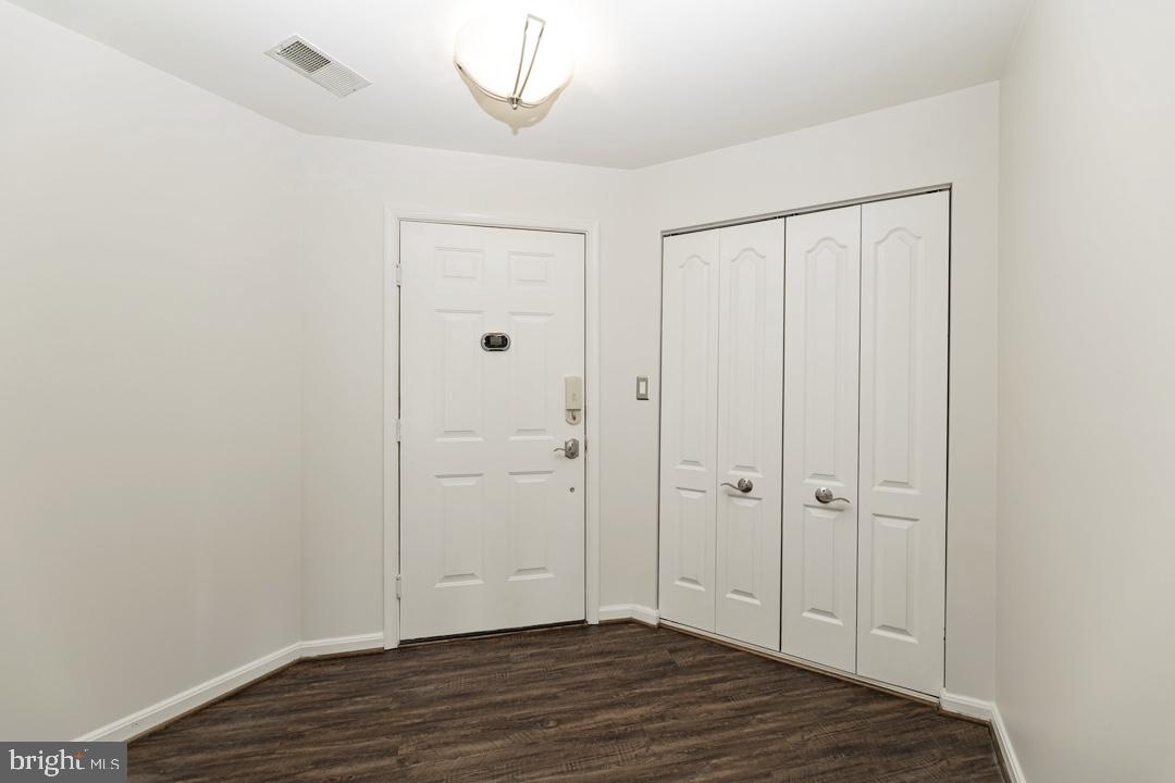 ISLAND CREEK - Residential Lease