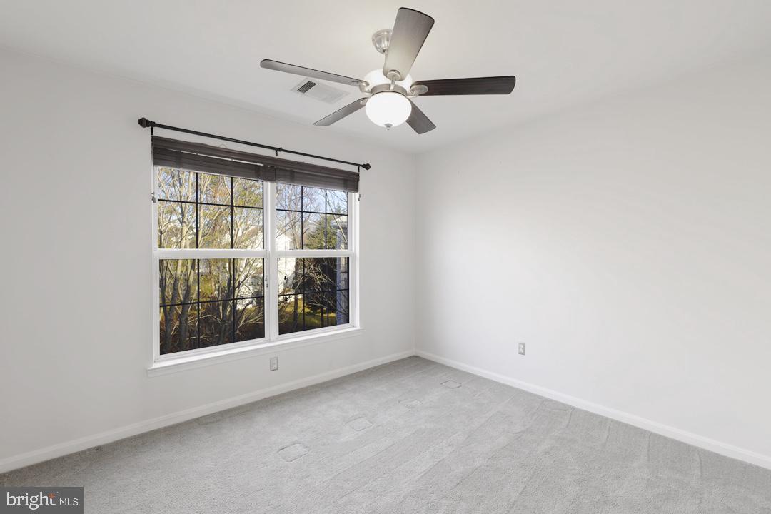 ISLAND CREEK - Residential Lease