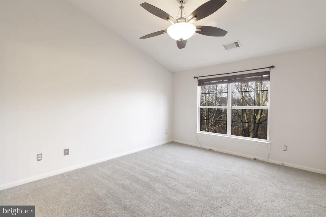 ISLAND CREEK - Residential Lease