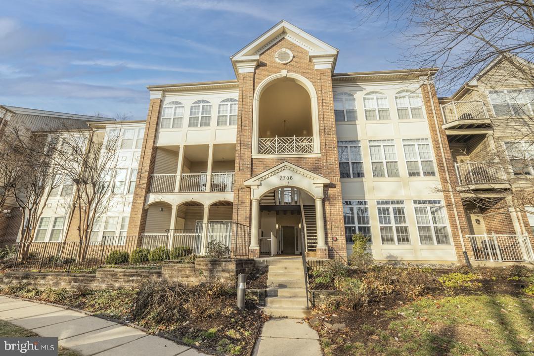 ISLAND CREEK - Residential Lease