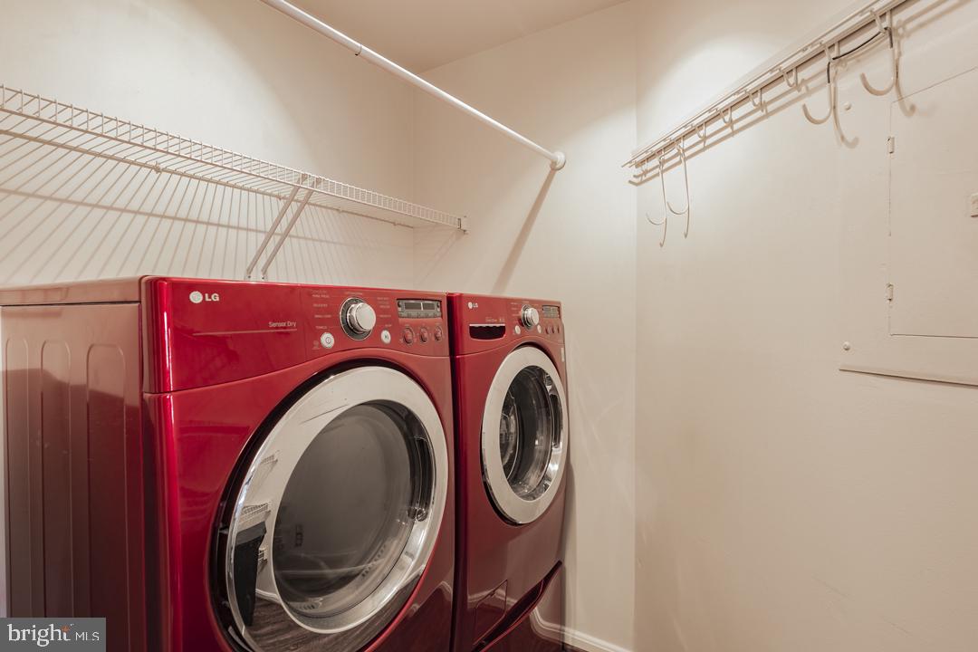 ISLAND CREEK - Residential Lease