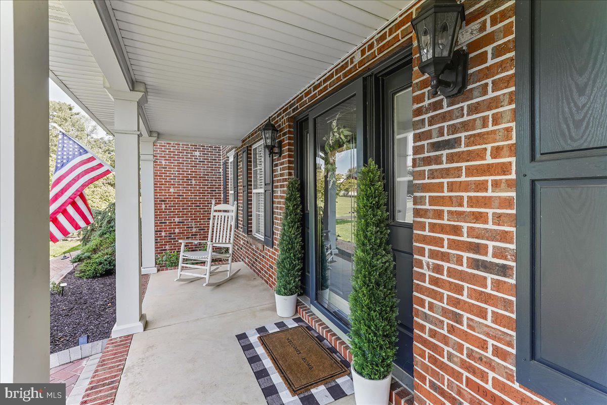 207 EFFENDI DRIVE