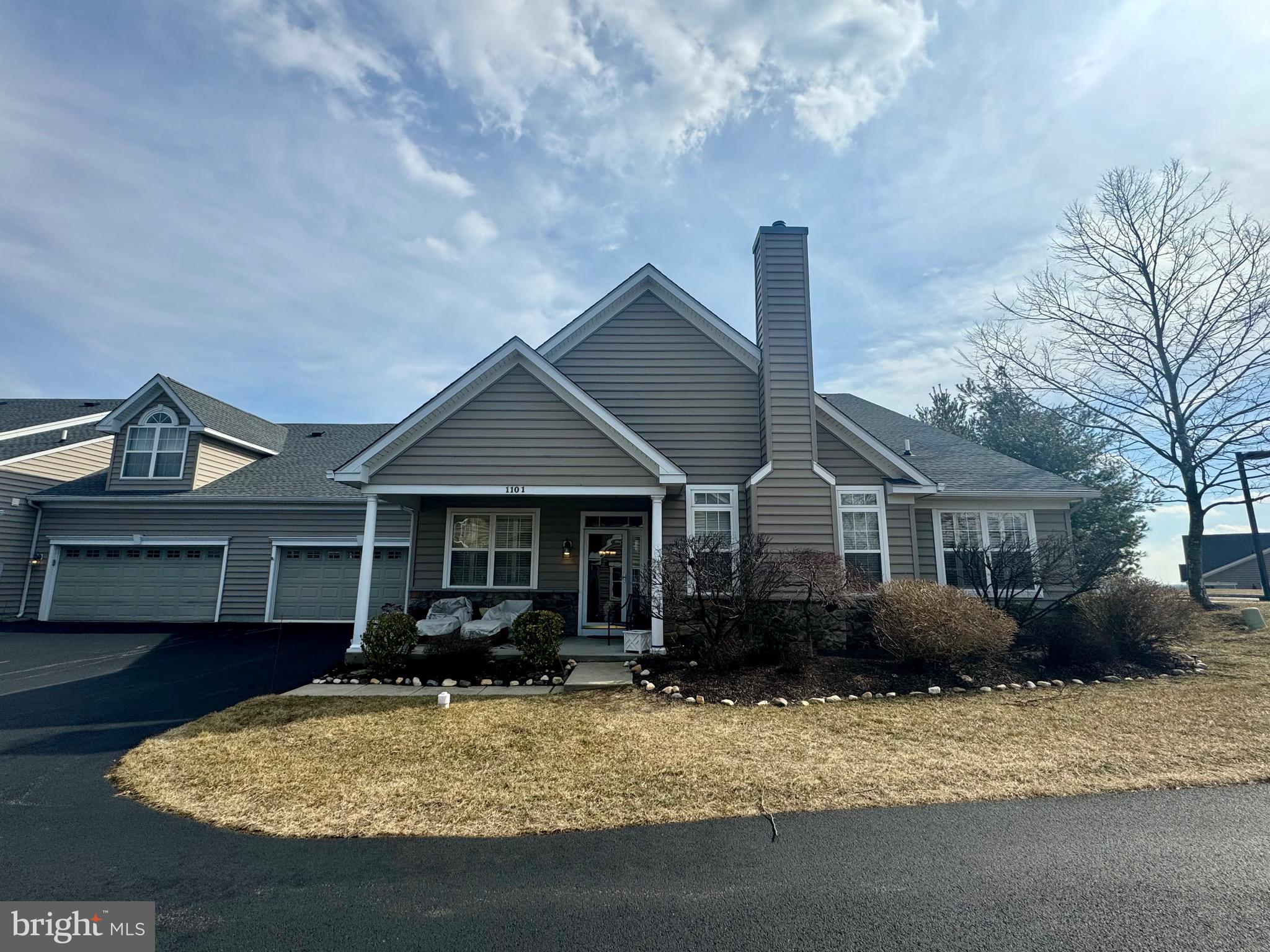 VILLAGES AT HILLVIEW - Residential