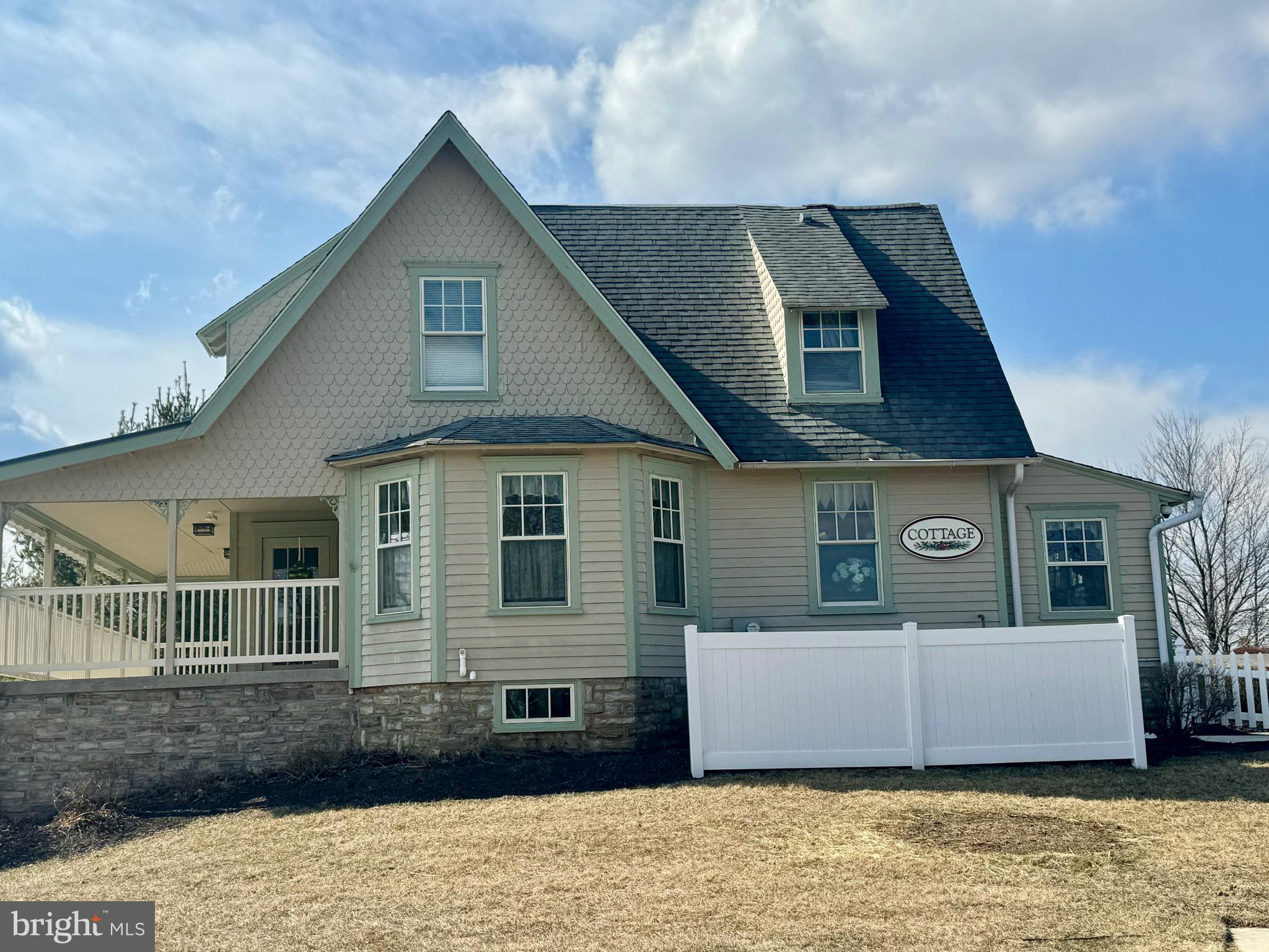 VILLAGES AT HILLVIEW - Residential