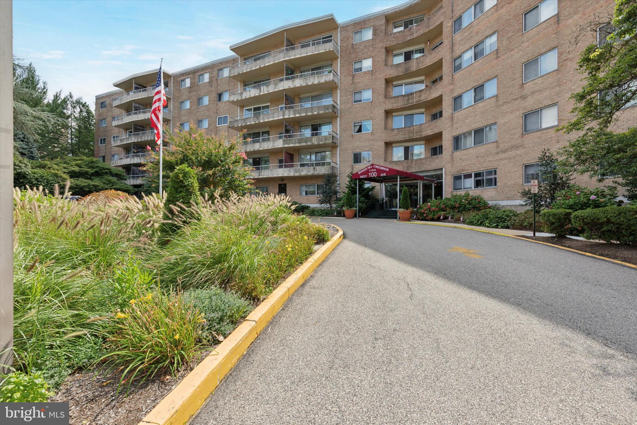 Imagine walking into a bright, thoughtfully laid out unit with one bedroom, a den (perfect for a home office, guest space, or whatever suits you), and one bathroom. Key interior highlights include a recently updated, nicely outfitted kitchen space. An open flow between the living and dining areas — great for entertaining or simply enjoying a relaxed, spacious feel. A private balcony so you can step outside for fresh air with your morning coffee.
Putting it all together: this one‑bedroom + den + one bath unit offers a wonderful balance of cozy private space (with the flexibility of the den), and community life with strong amenities. Whether you like entertaining, relaxing by the pool, hosting friends in the living/dining area, or just having a quiet balcony to retreat to, it works well. And the neighborhood supports a lifestyle where many daily chores, errands, and after‑work treats are within walking distance — plus, you’ve got transit to take you where you need to go.
It's convenience at its best!
HOA fees include all utilities—AC, heat, gas, electric, water, sewer—as well as security, trash, building insurance, and lawn maintenance. The building also offers a staffed front desk seven days a week from 9AM to 7AM the next morning. Capital contribution is 2X HOA fee. There is a non-refundable $350 move in/out fee.
