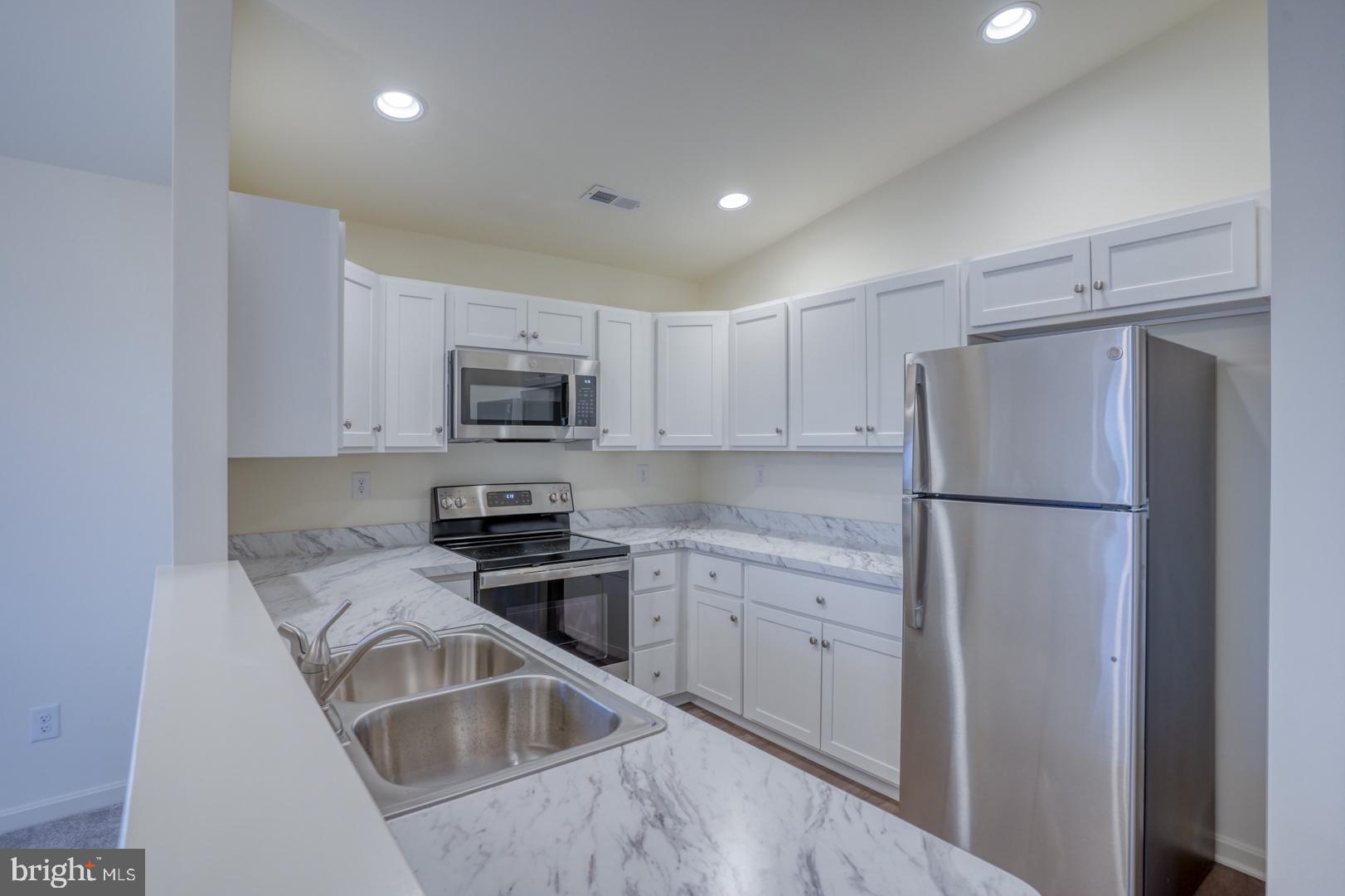 HEARTHSTONE MANOR - Residential