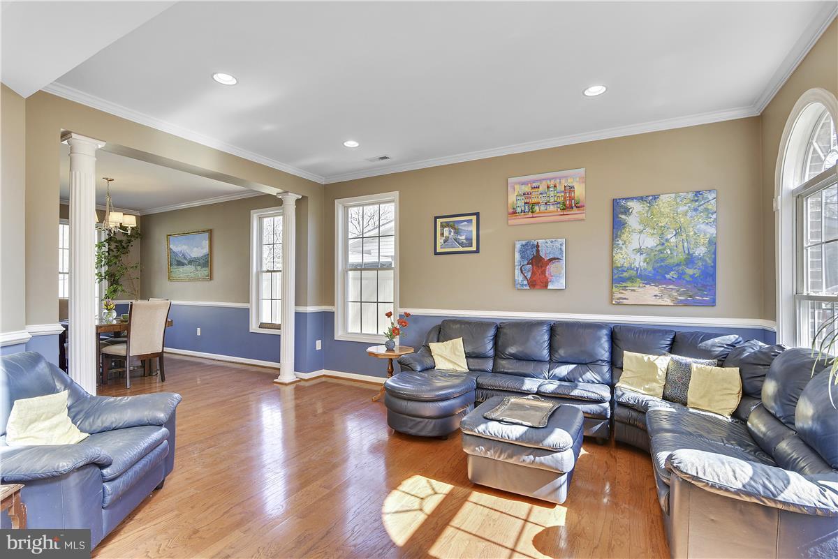 FAIRDALE - Residential