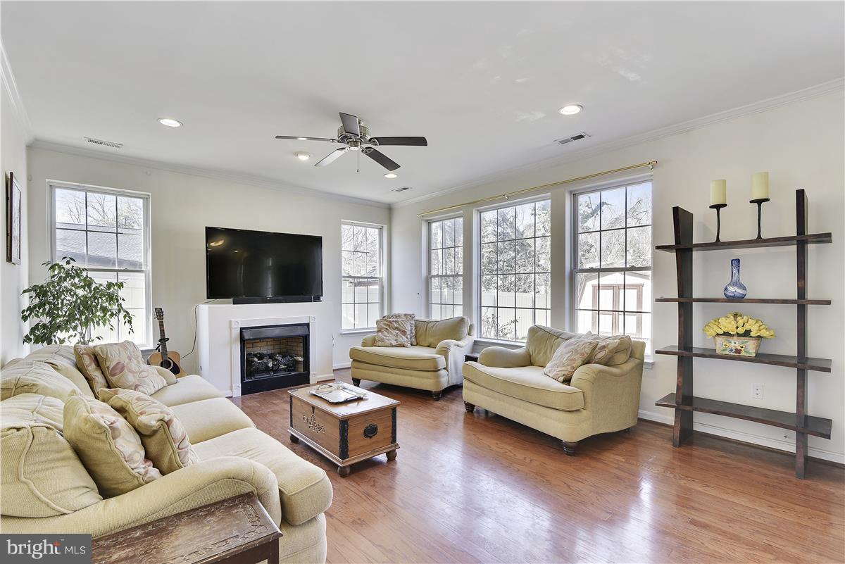 FAIRDALE - Residential