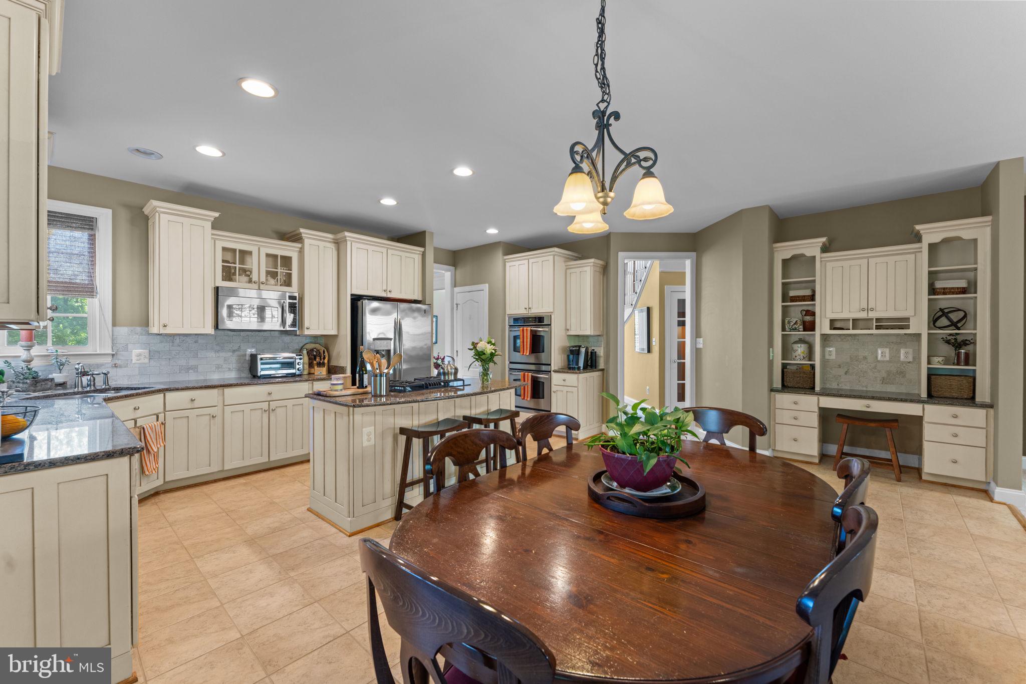 BROADLANDS SOUTH - Residential