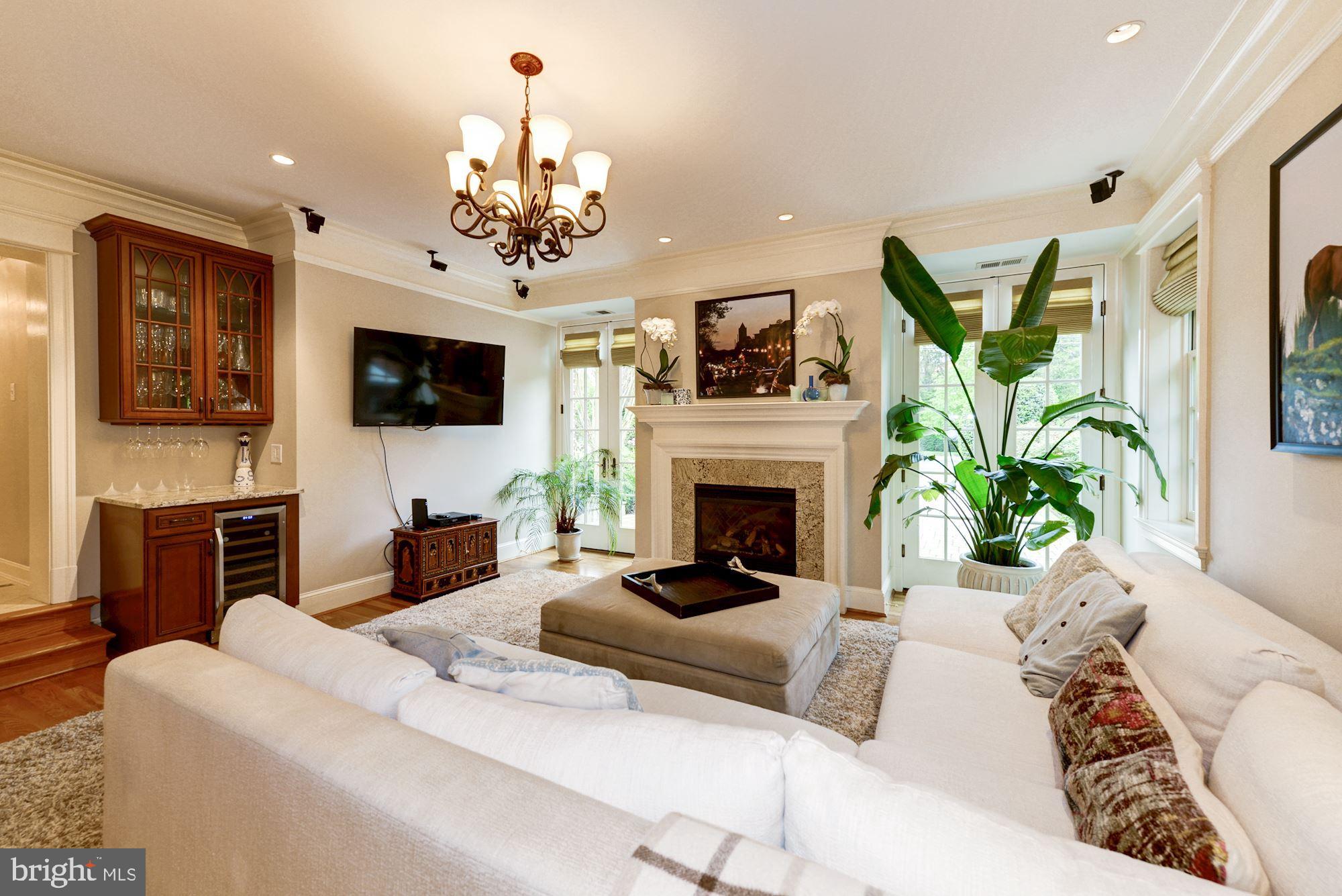 CHEVY CHASE - Residential